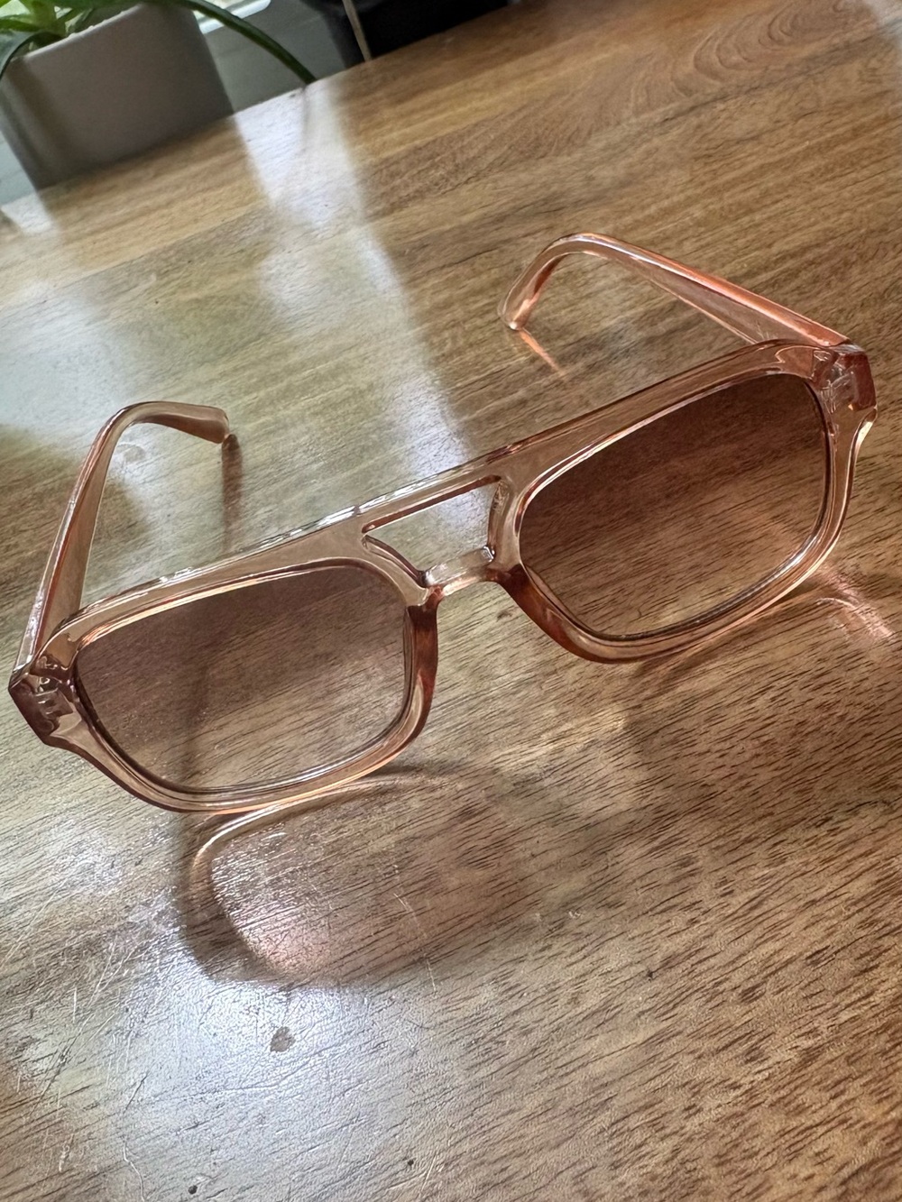 AIRE Aquarius Aviator Sunglasses in Antique Rose with carrying case and wipe - Picture 6 of 11